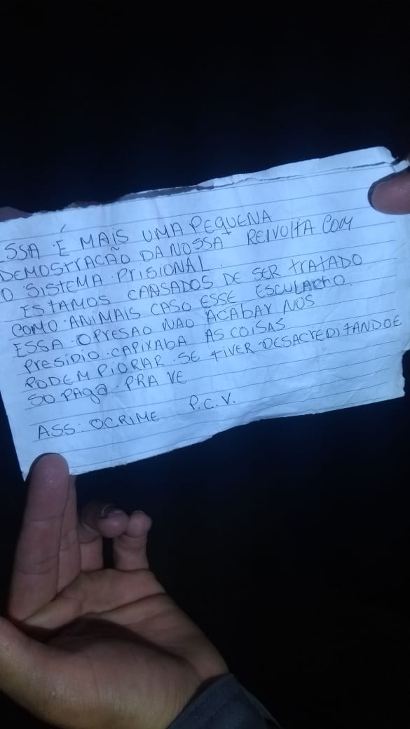 Bilhete encontrado na região onde um coletivo foi incendiado na ES 010. (Foto: Divulgação)