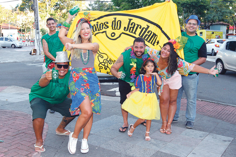 Integrantes do Bloco Boêmios do Jardam, que desfila no domingo (10), em Jardim da Penha, em Vitória, às 10 horas (Foto: Leone Iglesias / AT - 09/02/2019)
