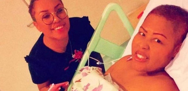 Deise na cama de hospital, ao lado da filha Talita Cipriano (Foto: Reprodução/Instagram)
