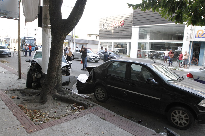 Local do acidente (Foto: Fábio Nunes/ AT/ 01/02/2019)