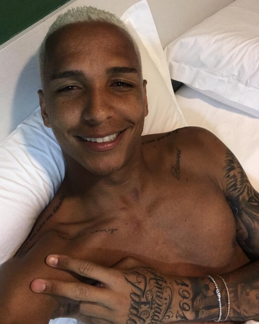 A expulsão de Deyverson aconteceu já nos minutos finais do Dérbi (Foto: Reprodução/ Instagram @deyversonoficial )