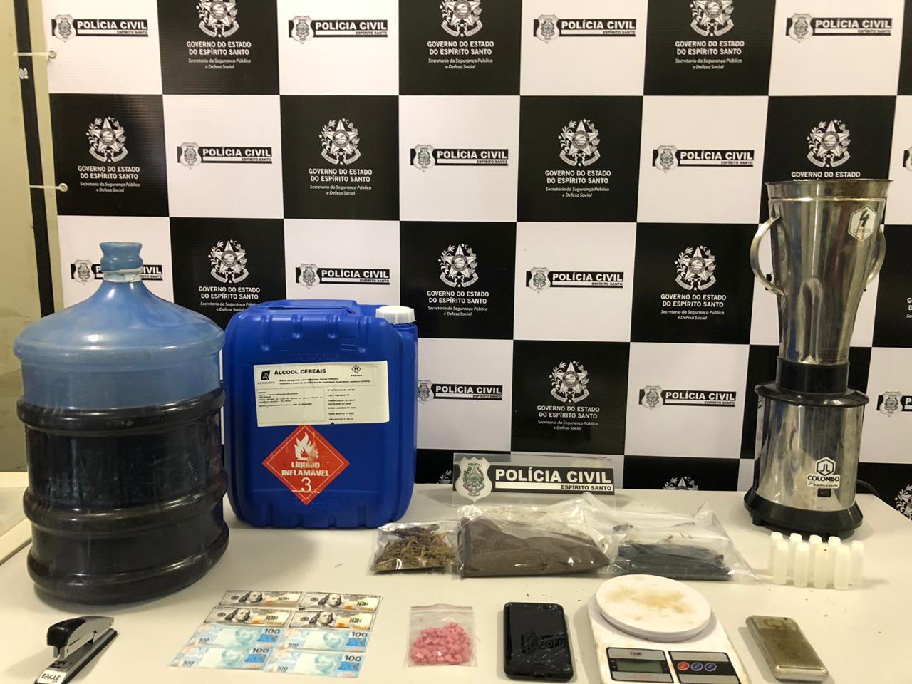 Maconha e outras drogas apreendidas (Foto: Divulgação/ PCES)