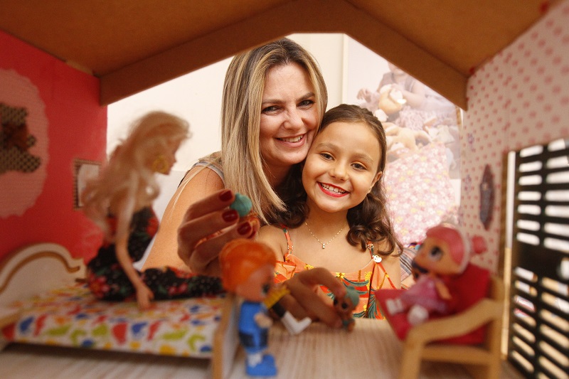 A assessora parlamentar Luciene Costa tem uma vida profissional ativa, mas dedica parte do seu tempo para a neta Lara (Foto: Thiago Coutinho/ AT/ 07/02/19)