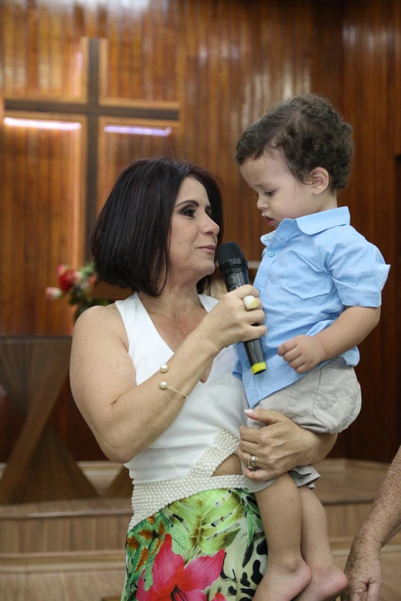 A contadora Elenice e o neto Heitor (Foto: Acervo pessoal)