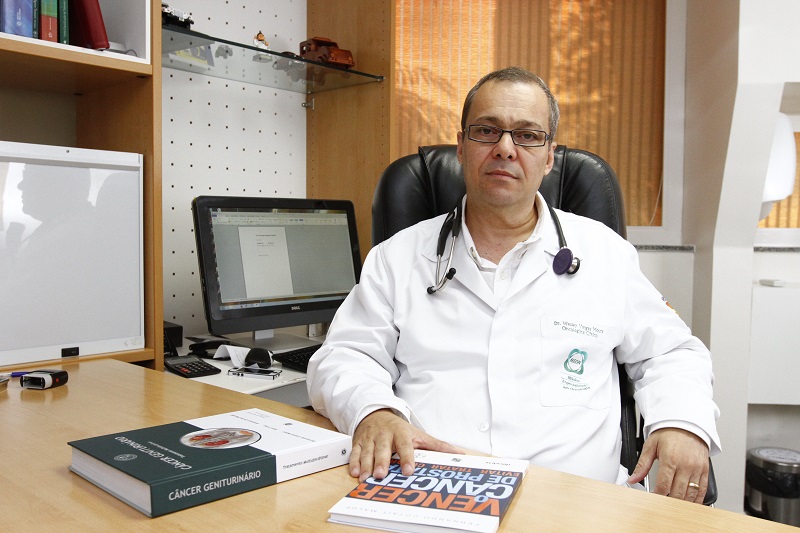 O oncologista Wesley Vargas Moura diz que fazer mudanças no estilo de vida é a melhor forma de prevenção (Foto: Thiago Coutinho/ Arquivo AT/ 29/01/2015)