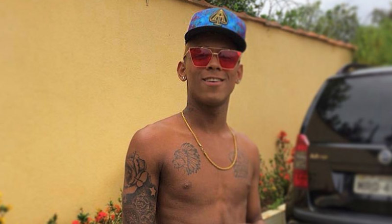 Pedro Gonzaga, o MC Peter Oliver, nasceu em Vitória (Foto: Reprodução / Instagram @mcpeteroliver)
