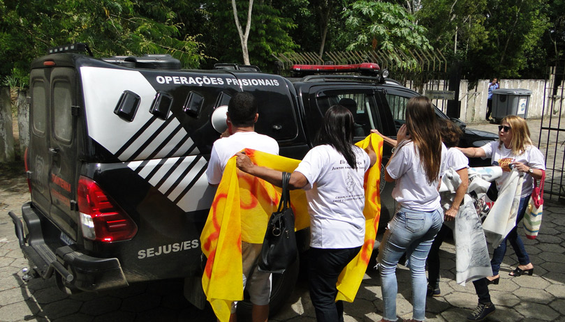 Familiares de Kauã Butkovsky, 6 anos, morto em 2018, gritaram palavras de justiça e xingaram Georgeval Alves (Foto: Wilton Júnior / AT - 19/02/2019)