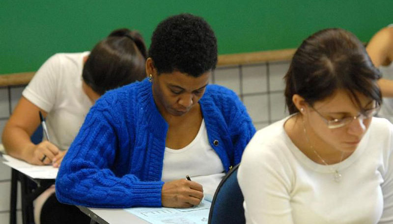 Estudantes fazem a prova do Enem: nota no exame dá acesso à universidade (Foto: Imagem de Arquivo/Agência Brasil)