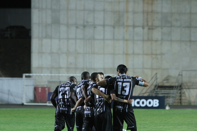 Comemoração após o primeiro gol do Rio Branco (Foto: Beto Morais/ AT/ 12/02/2019)