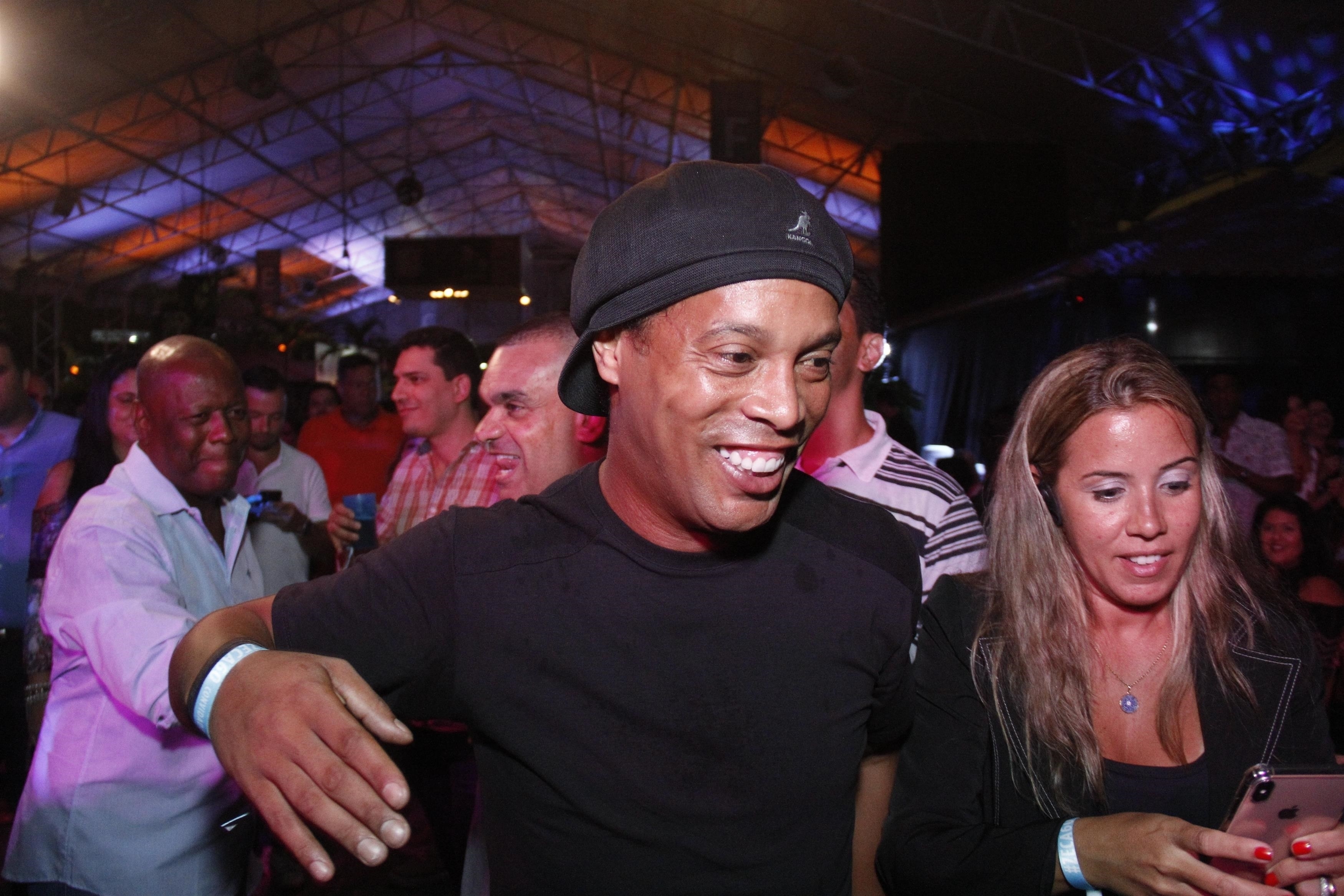 Ronaldinho marcou presença na comemoração (Foto: Wallace Barbosa/ AgNews)
