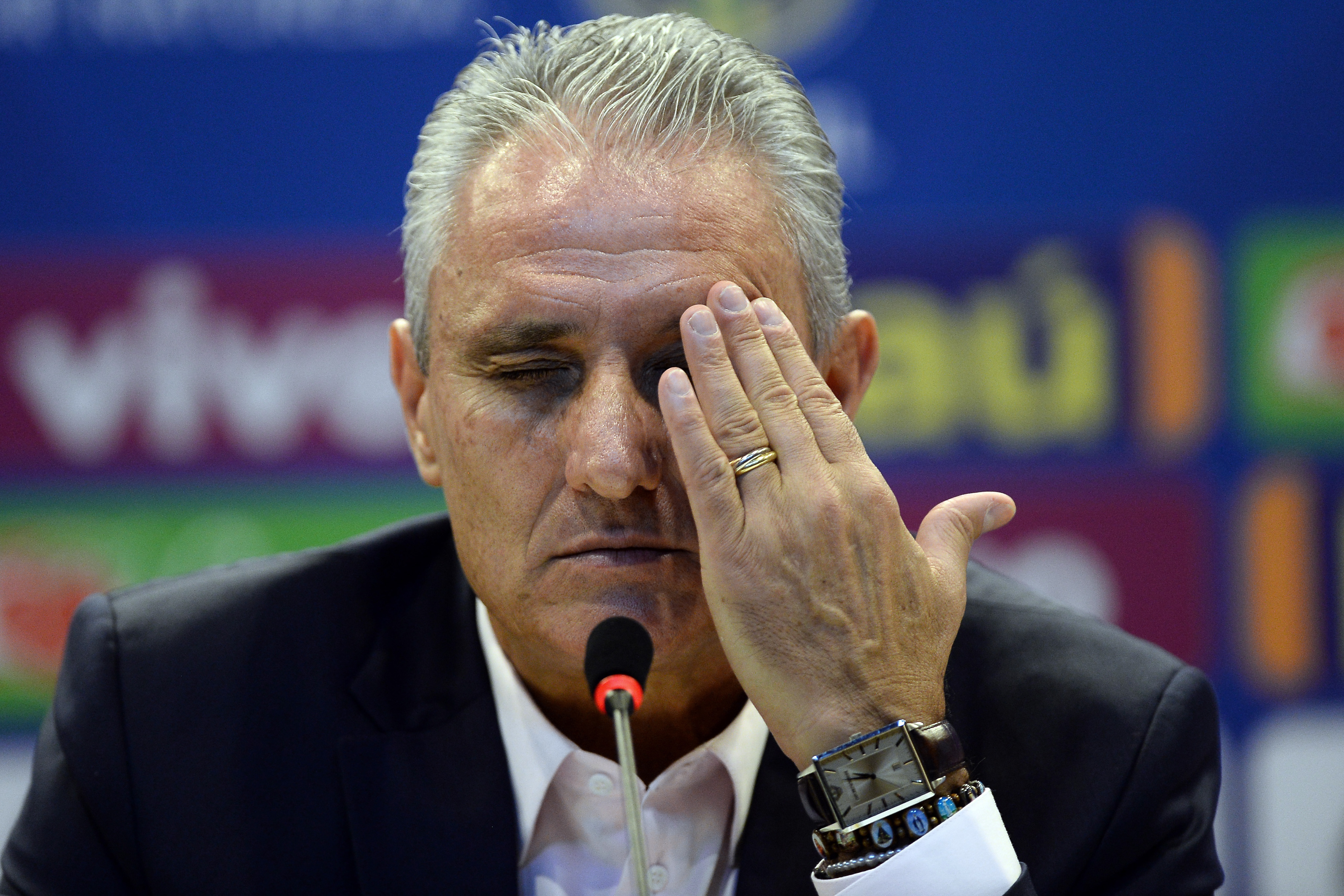Tite tem dor de cabeça para renovar a defesa da Seleção Brasileira (Foto: André Mourão / MoWA Press)