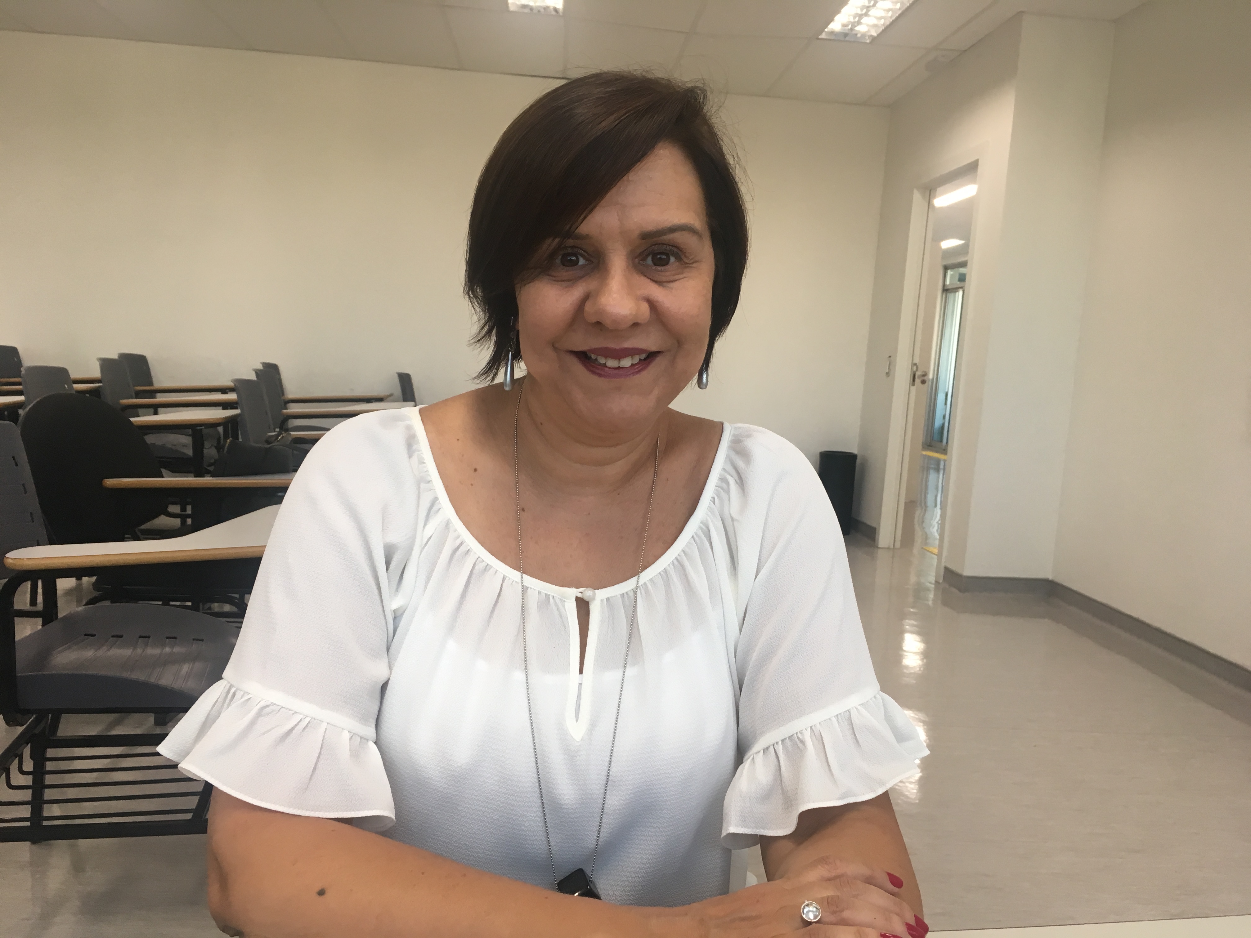 A professora Simone Jorge analisa o cenário brasileiro, fala sobre a importância da representatividade e aponta caminhos para aumentar a participação feminina na política. (Foto: Arquivo Pessoal)