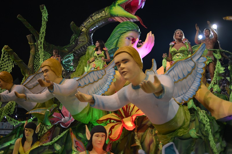 Carro alegórico da Unidos da Piedade no último desfile (Foto: Dayana Souza/ AT/ 03/02/2018)