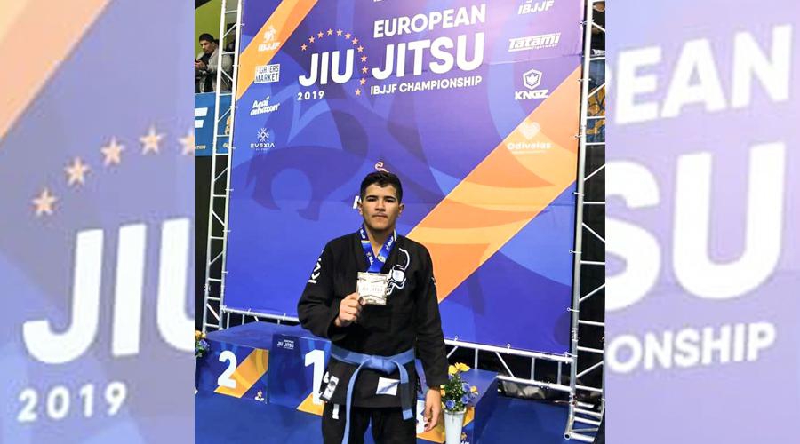 O atleta capixaba tem 16 anos e em março embarca para os Estados Unidos para participar de duas competições (Foto: Divulgação/PMVV)