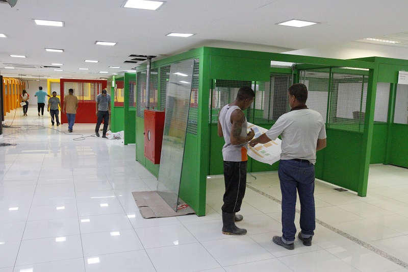 A montagem dos estandes já começou no novo centro comercial, que vai se chamar Galeria 23 (Foto: Leone Iglesias/ AT)