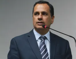 Imagem ilustrativa da imagem Pedra vira telhado de vidro