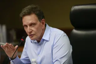 Imagem ilustrativa da imagem Clã Bolsonaro dá fôlego a Crivella nas redes