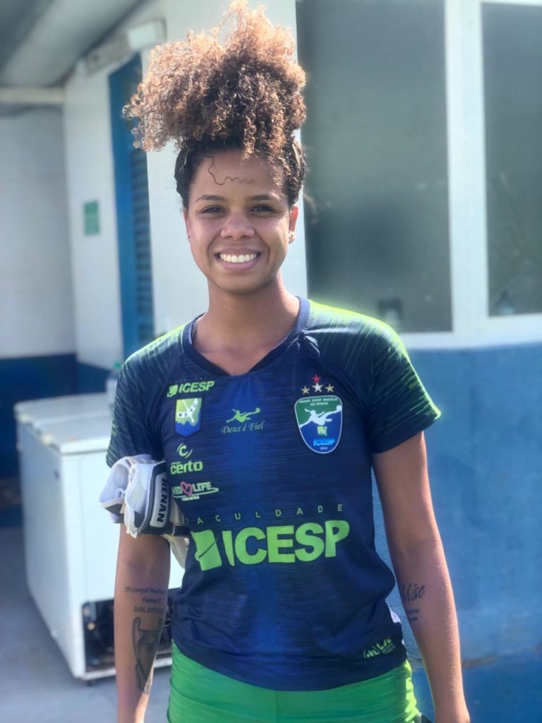 A goleira Adelayne se transferiu no início deste ano para o Minas Icesp/DF, rival da capixaba na Série A2 do ano passado (Foto: Divulgação)