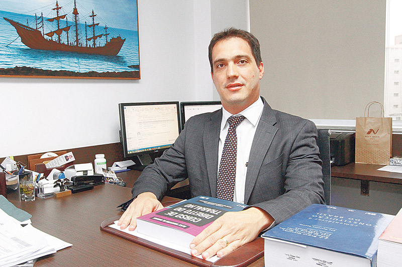 Alberto Nemer disse que, mesmo fora do expediente, mau uso das redes sociais pode levar ao desligamento (Foto: Fernando Ribeiro - 17/10/2017)