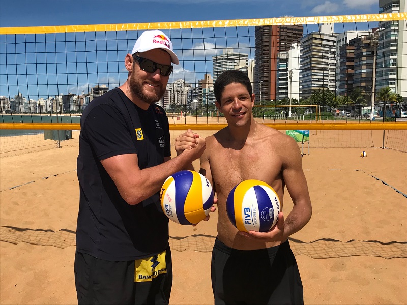 O capixaba Alison e o paraibano Álvaro Filho realizaram o primeiro treino da nova parceria (Foto: Felipe Pacheco)