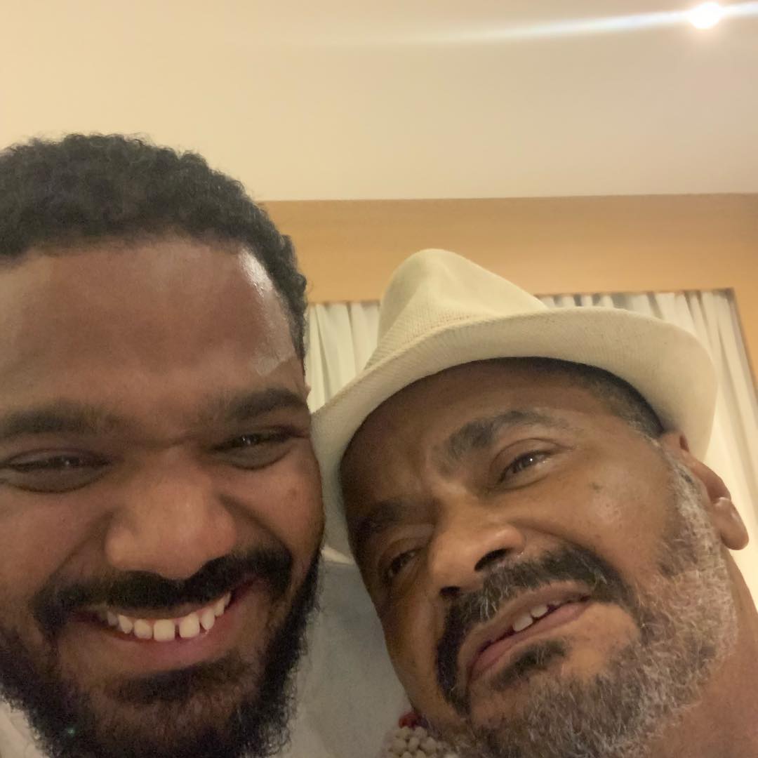 Arlindinho compartilhou nas redes sociais o momento de alegria ao lado do pai (Foto: Reprodução/ Instagram @arlindinhooficial)