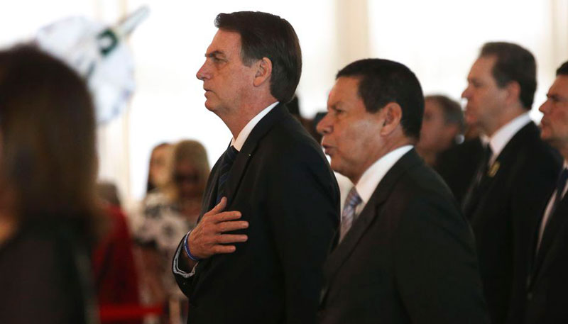 Bolsonaro esteve com o vice Hamilton Mourão em cerimônia (Foto: Antonio Cruz/ Agência Brasil)