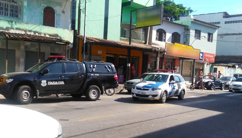 Tiago estava do lado de fora da loja quando foi assassinado (Foto: Taís de Hollanda / AT)