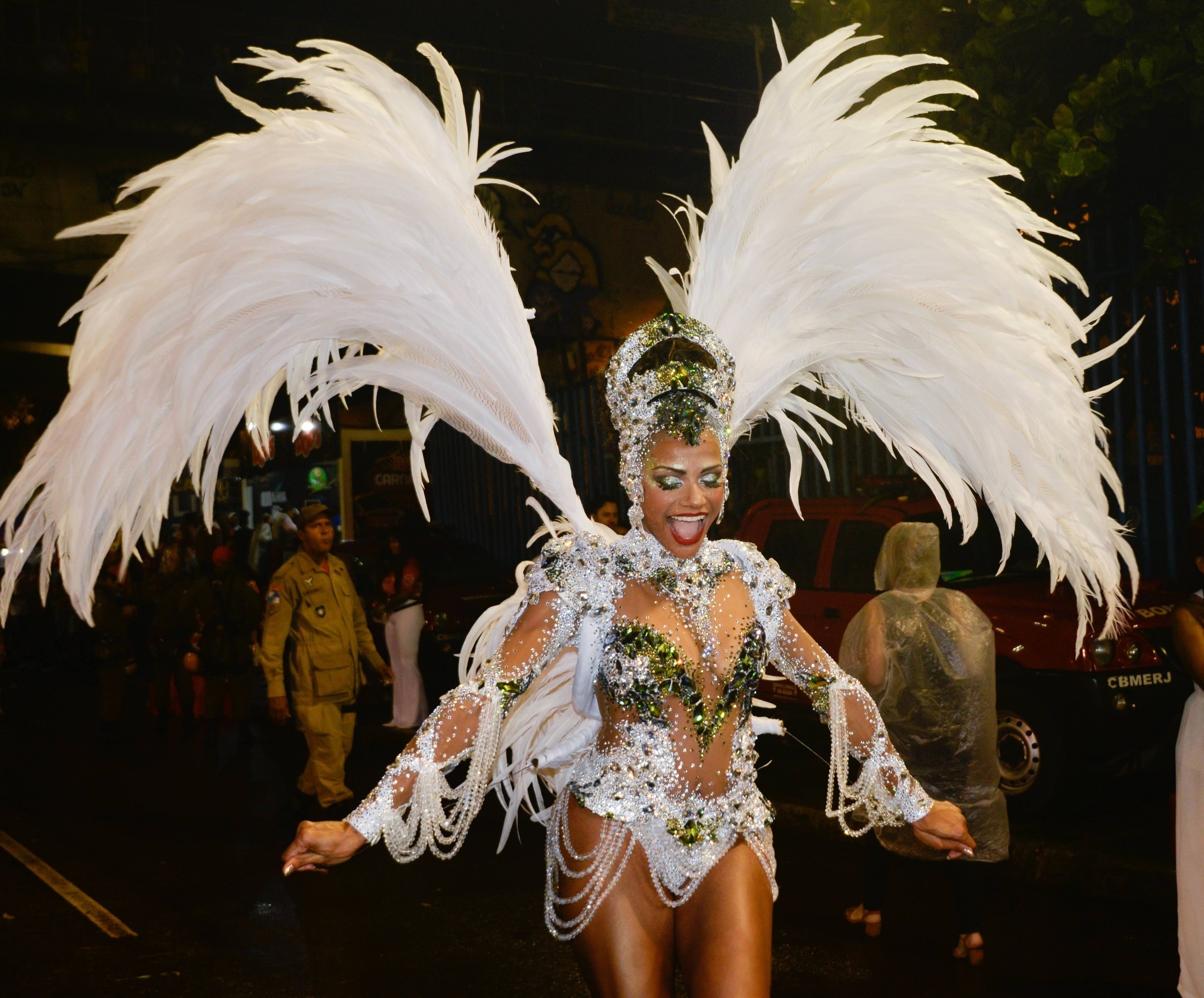 A rainha de bateria da Império Serrano, Quitéria Chagas, no desfile de domingo (Foto: Glaucon Fernandes/ AgNews)