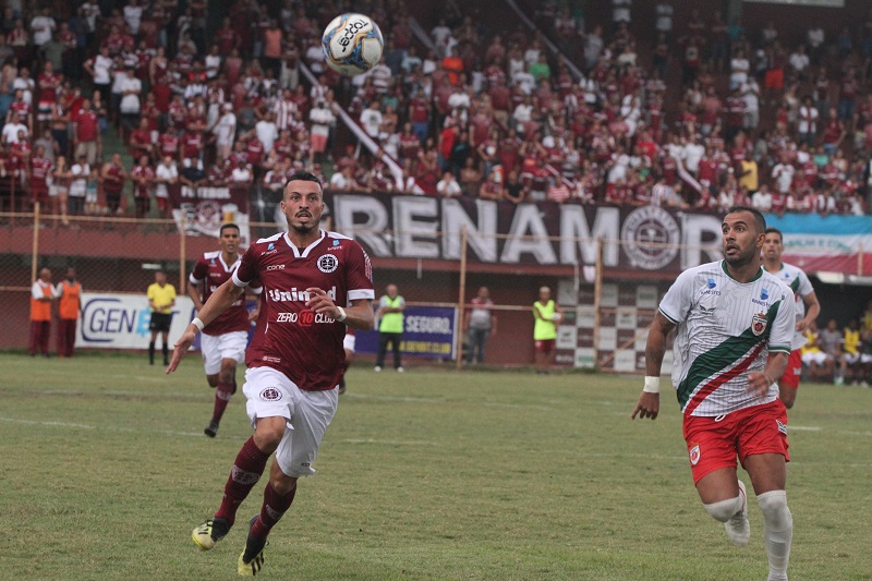 Desportiva e Real Noroeste se enfrentaram no Araripe, no jogo de ida das quartas de final (Foto: Rodrigo Gavini/AT)