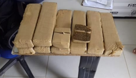 Drogas foram apreendidas em Barra de São Francisco (Foto: Divulgação / PMES)