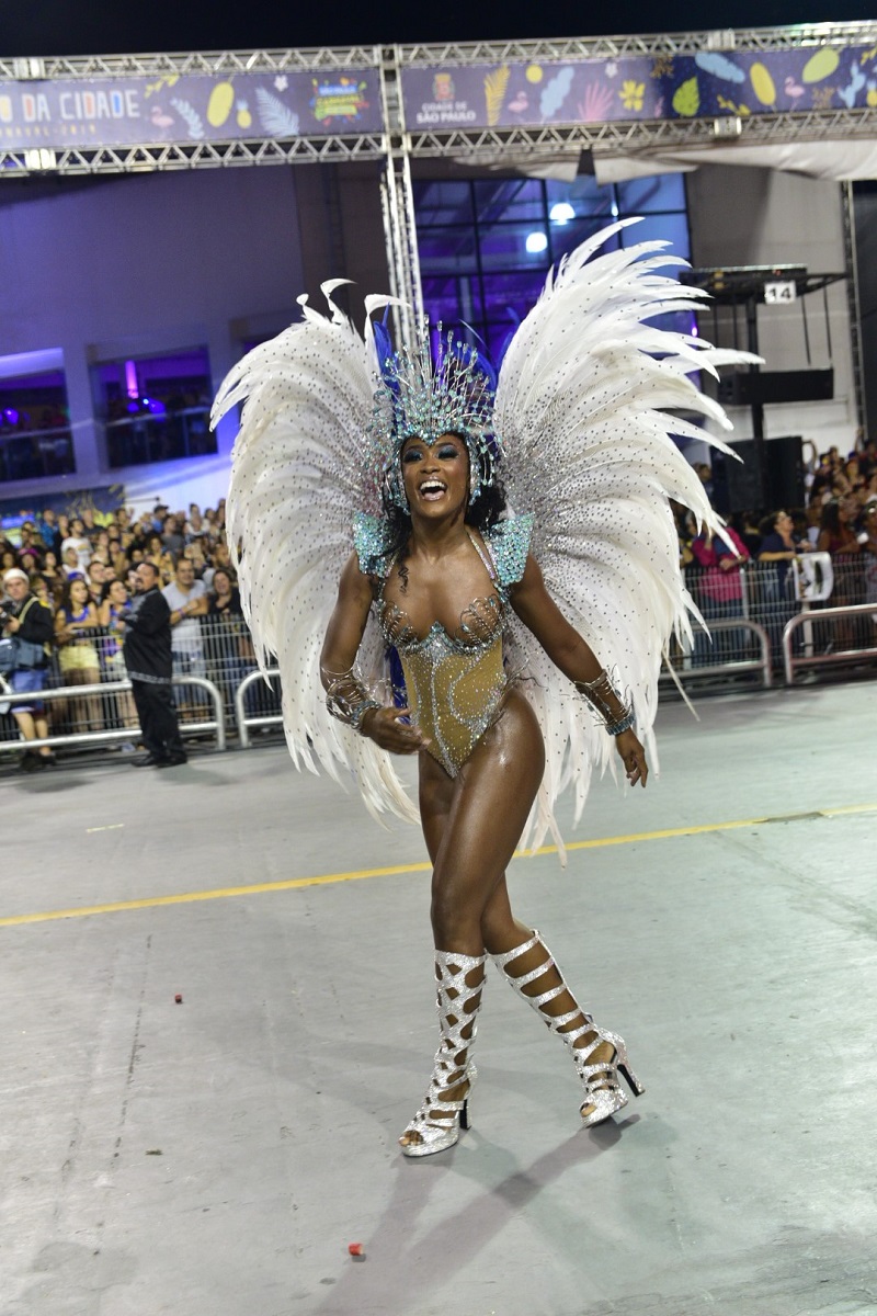 Etika Januza, musa da Vai-Vai (Foto: Leonardo Franco/Ag News)