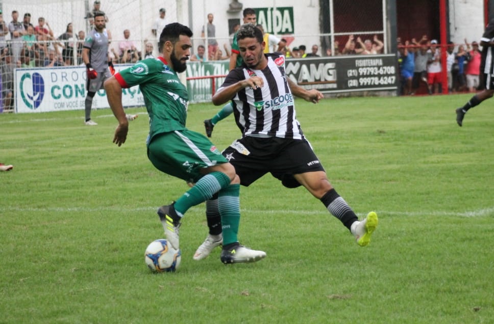 Gianlucas fez o gol da vitória do Estrela (Foto: Cid Fernandes/Rio Branco FC)