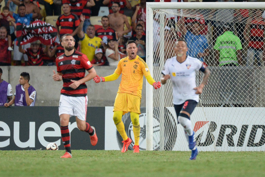 Diego Alves está pegando demais (Foto: Alexandre Vidal/Flamengo)