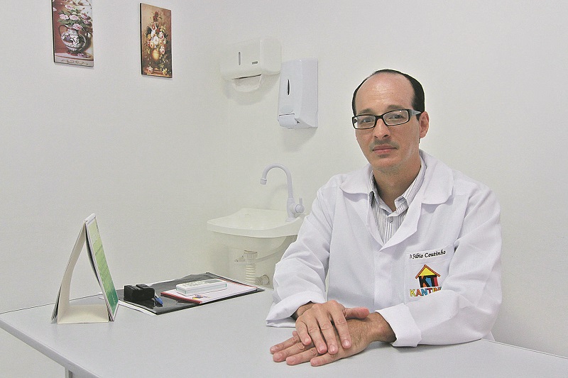 O infectologista Fábio Coutinho (Foto: Leonardo Duarte/ AT/ 05/01/2016)