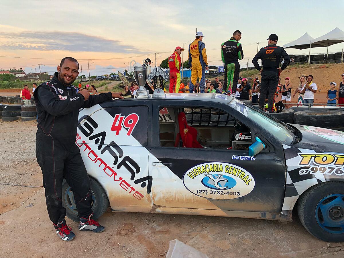 Luiz Rocha comemora o título do Torneio de Verão de Velocidade na Terra (Foto: Acervo pessoal)