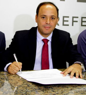 Prefeito de Niterói, Rodrigo Neves, deve retornar ao cargo nesta quinta (Foto: Divulgação/ Prefeitura de Niterói)