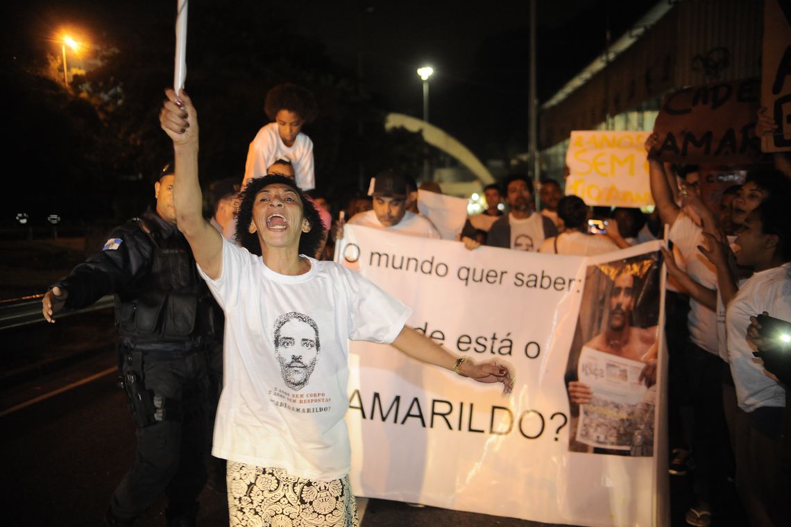 Protesto pelo desaparecimento do pedreiro Amarildo, no RJ, no dia 22/07/15. (Foto: Fernando Frazão/Agência Brasil)