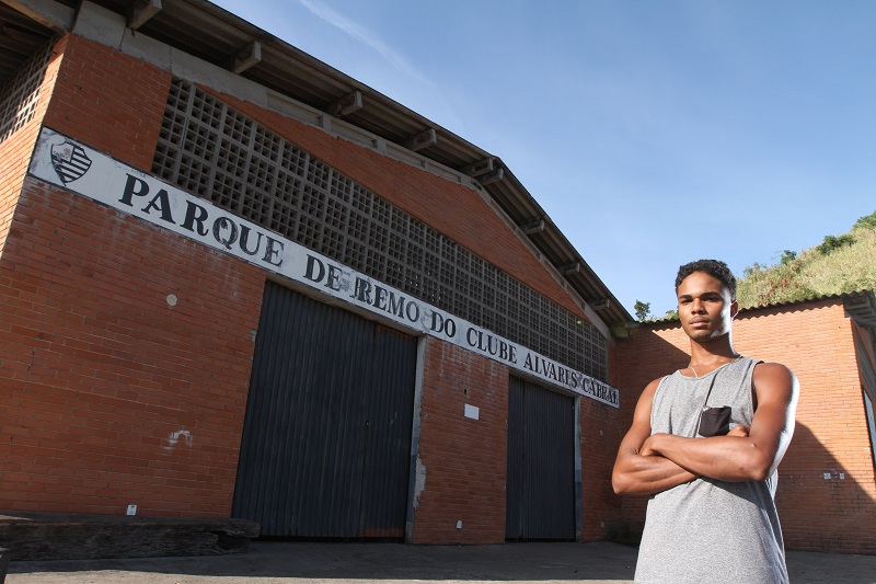 Warley Rocha, que remava pelo clube Álvares Cabral, já precisou tirar dinheiro do próprio bolso para custear despesas médicas ao se lesionar (Foto: Rodrigo Gavini/ AT)