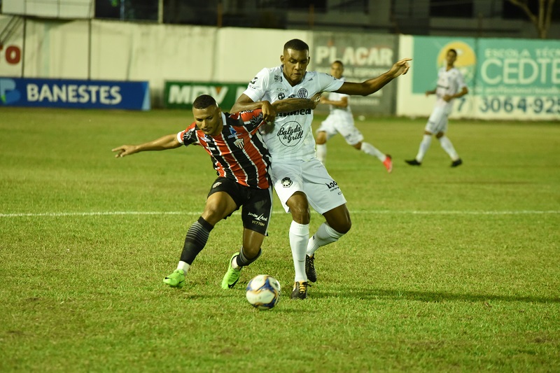 Serra e Rio Branco duelam por uma vaga nas semifinais do Capixabão (Foto: Beto Morais/A Tribuna)