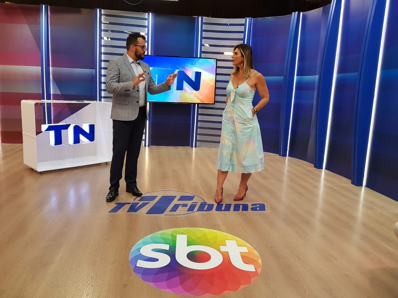 TN1, com George Bitti e Ingrid Schwartz, às 11h45 (Foto: TV Tribuna/SBT)