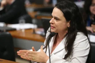 Imagem ilustrativa da imagem Janaina critica hesitação  de Doria no coronavírus