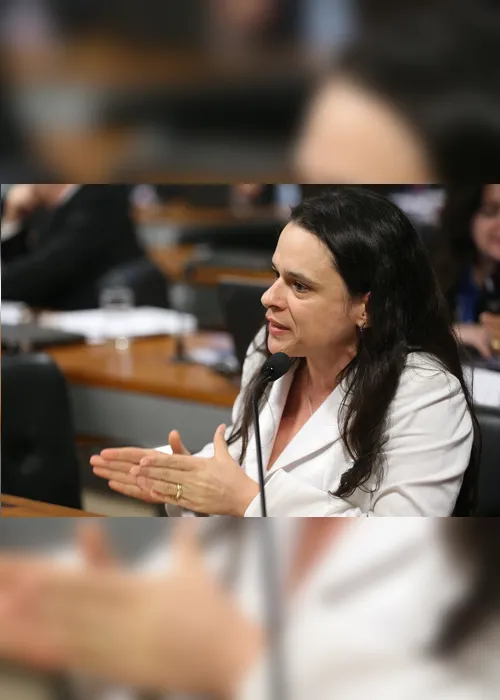 
          Imagem ilustrativa da imagem Maia faz recuo tático enquanto observa STF
          