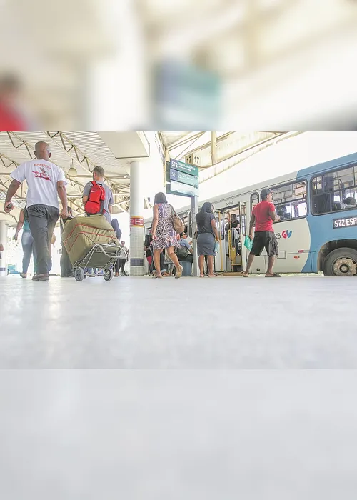 Imagem ilustrativa da imagem Motoristas de ônibus decidem hoje se começam greve