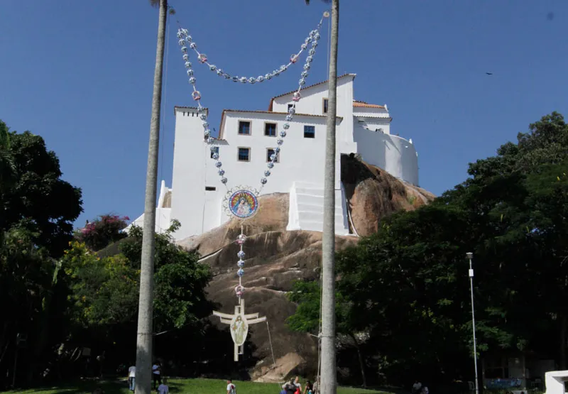 Terço Gigante pode ser visto no Campinho do Convento da Penha