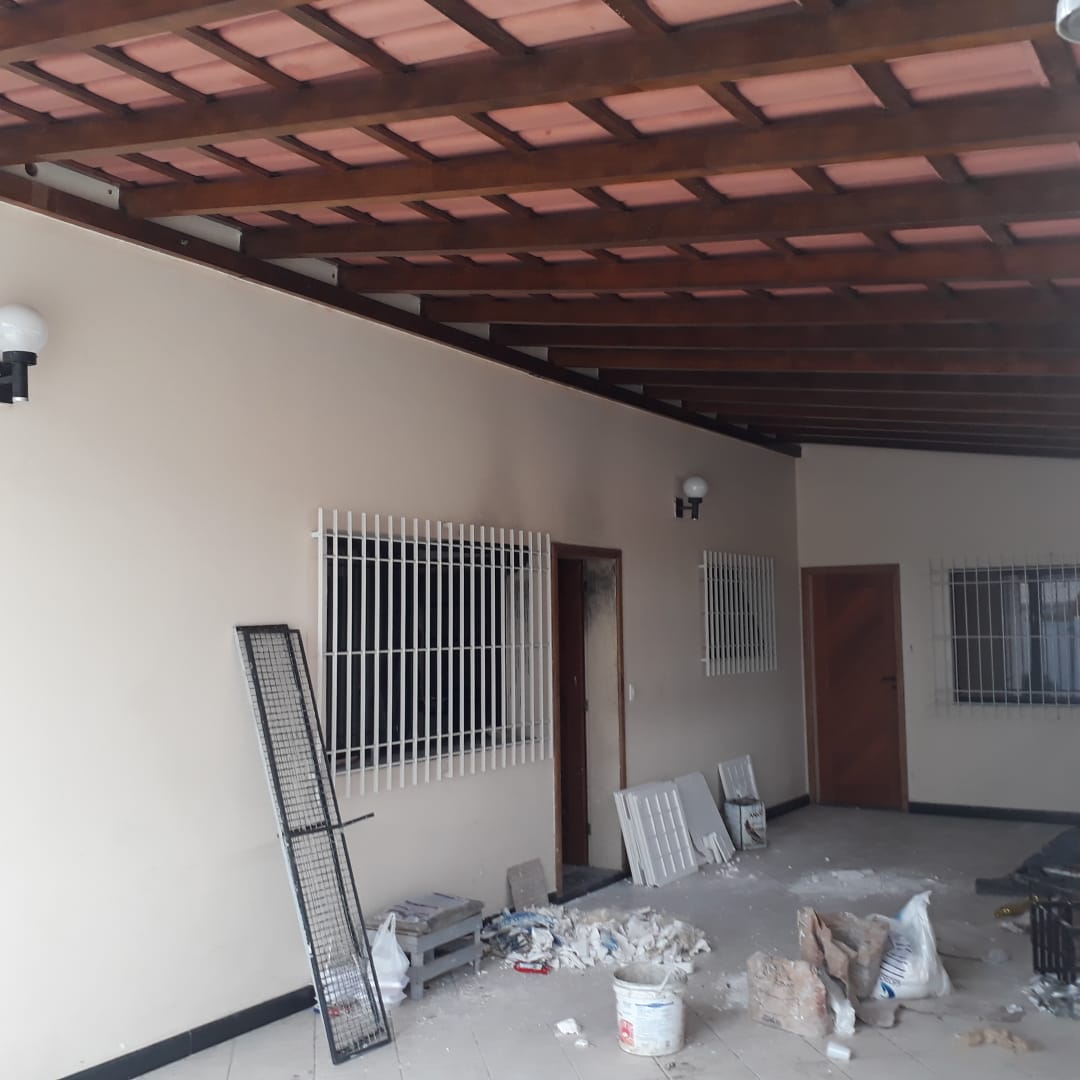 Casa onde Joaquim e Kauã foram mortos passa por reformas e pode ser vendida (Foto: Wilton Junior)