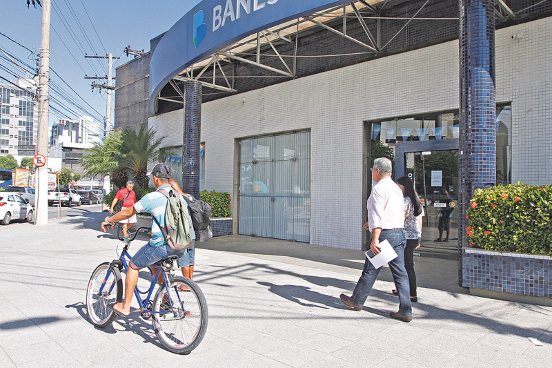 Caso nova lei seja aprovada, os bancos poderão funcionar aos sábados (Foto: Thiago Coutinho/AT)