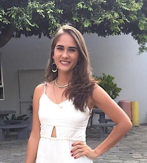 Bianca Aksachi Queiroz era estudante de odontologia e tinha 21 anos (Foto: Reprodução)