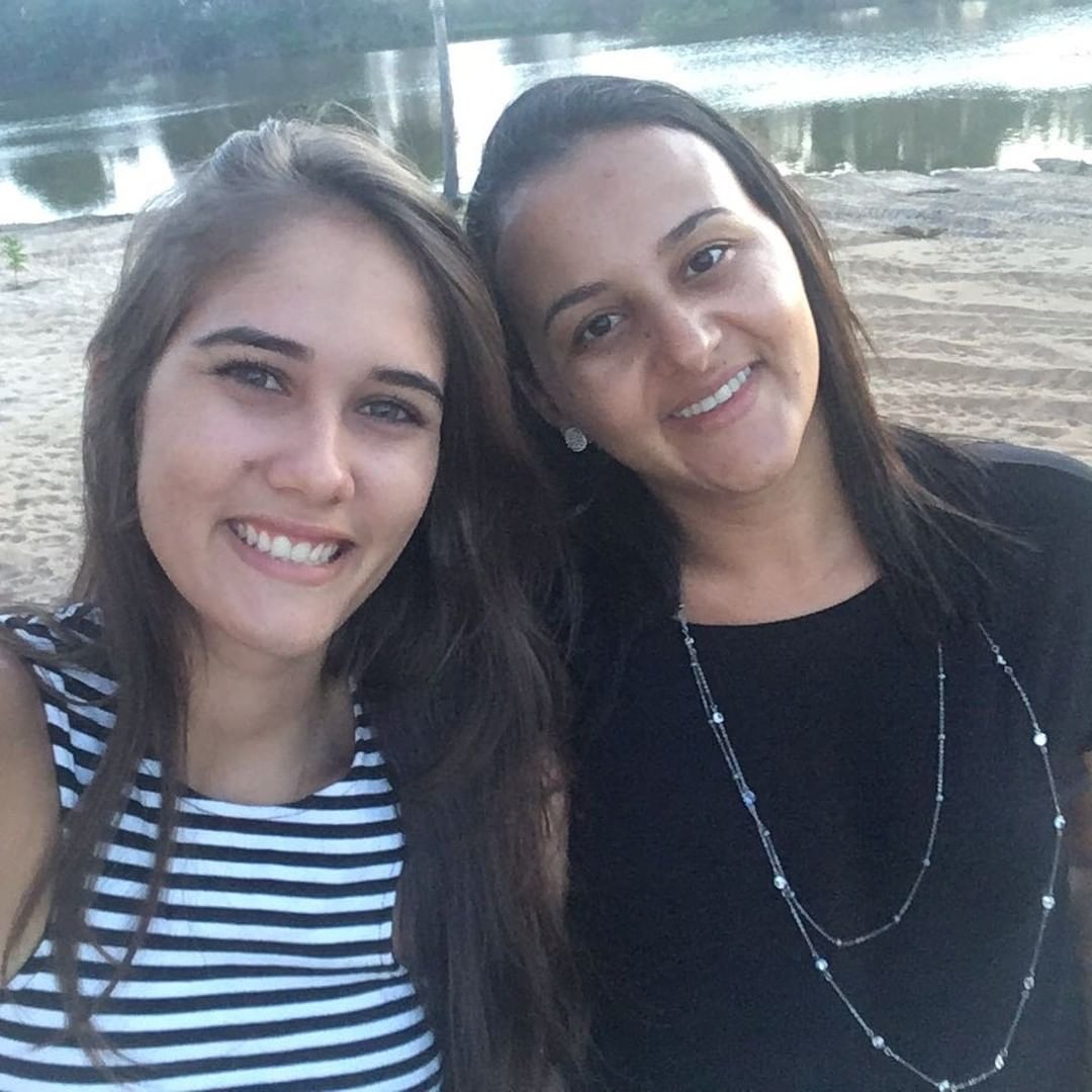 As amigas Bianca e Tácia morreram na manhã deste sábado (6) (Foto: Reprodução)
