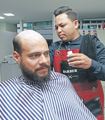 Siel começou a ficar careca aos 18 anos e disse que queria disfarçar a calvície (Foto: Kadidja Fernandes/AT)