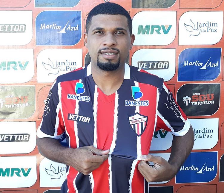 Canário foi apresentado como reforço do Serra (Foto: Divulgação/Serra)
